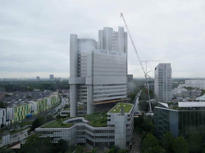 hvb_tower_facade